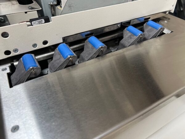 Refurbished 2014 Pitney Bowes DI2000 Inserting System (aka BlueCrest Rival) - 2 Station Chassis, 10x13 Front Table, Turnover Module - Image 13